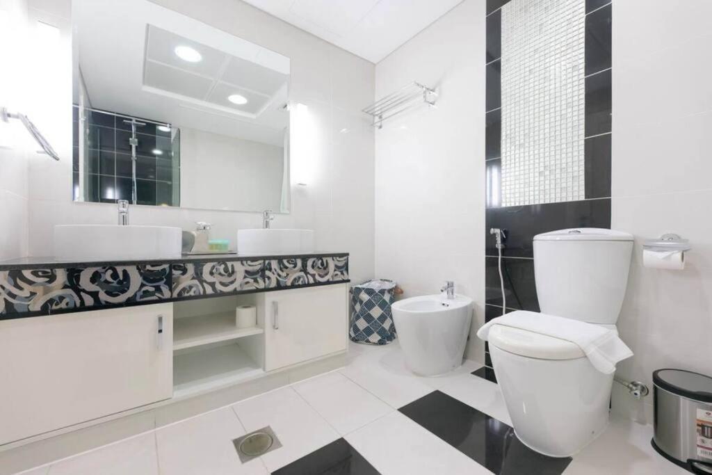 Lux Flat With Burj Khalifa View - 3 Minute Walk To Dubai Mall - Best Location - Best Balcony View Apartment *